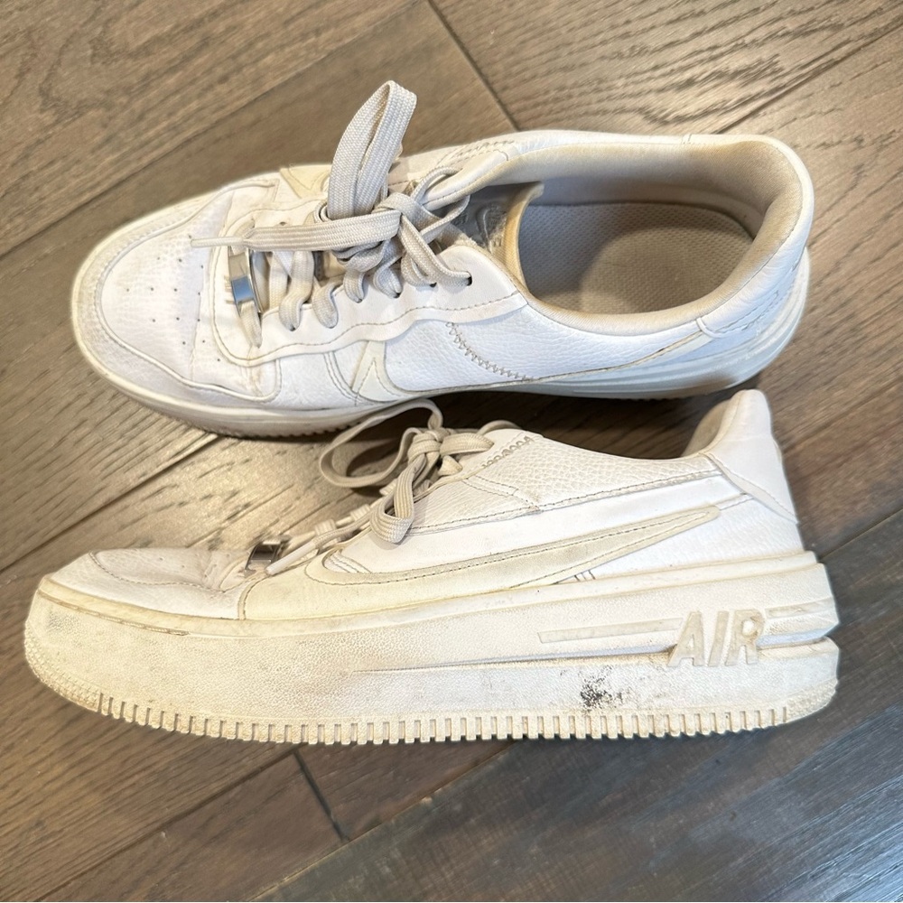Nike Air Force Sneakers Size 9
